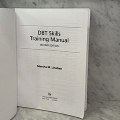 DBT Skills Training Manual – Softcover Second Edition – Marsha Linehan VERY GOOD