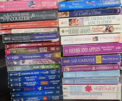 LOT 28 Silhouette/Harlequin/Signet/Zebra/Love Inspired/Mira/Topaz/Bantam romance