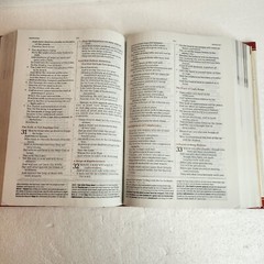 The Jeremiah Study Bible, NKJV: Jacketed Hardcover: What It Says. What It Means.