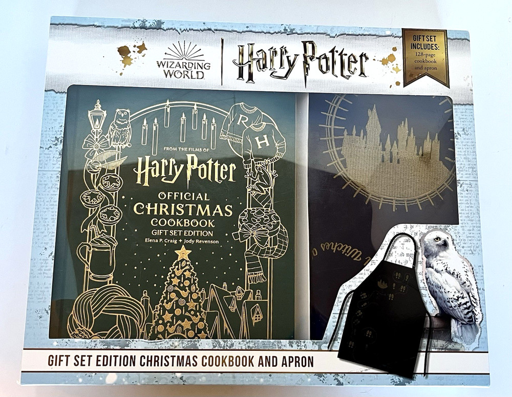 HARRY POTTER Christmas Cookbook and Apron Gift Set NEW Wizarding World