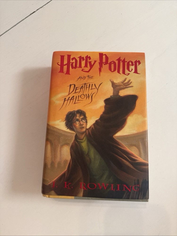 Harry Potter & the Deathly Hollows 1st Edition 759 pages Error
