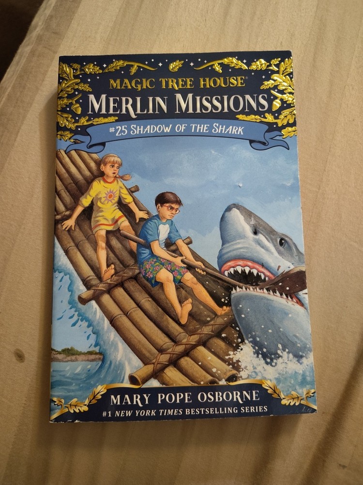 Shadow of the Shark; Magic Tree Hou- paperback, 9780553510843, Mary Pope Osborne