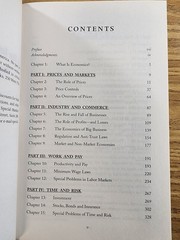 Basic Economics: A Common Sense Guide to the Economy by Sowell, Thomas