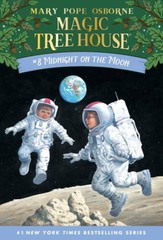 Midnight on the Moon (Magic Tree House, No. 8) – Paperback – GOOD