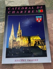 France: CHARTRES CATHEDRAL BROCHURE, FULL COLOR, 22 PAGES, 1997 – PORTUGUESE