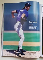 2000 MLB Official Guide To The 2000 Baseball Season Program 262+ Pages MINT/NEW