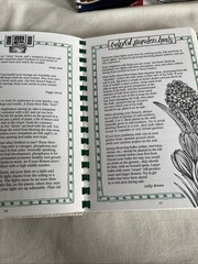 Gooseberry Patch Cookbooks, 2 Spiral, For Bees & Me And 101 Cozy Casseroles