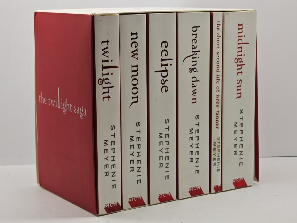 The Twilight Saga By Stephenie Meyer: 6 Books Collection Box Set