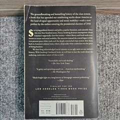White Trash – Nancy Isenberg – 400 Year History of Class America PB
