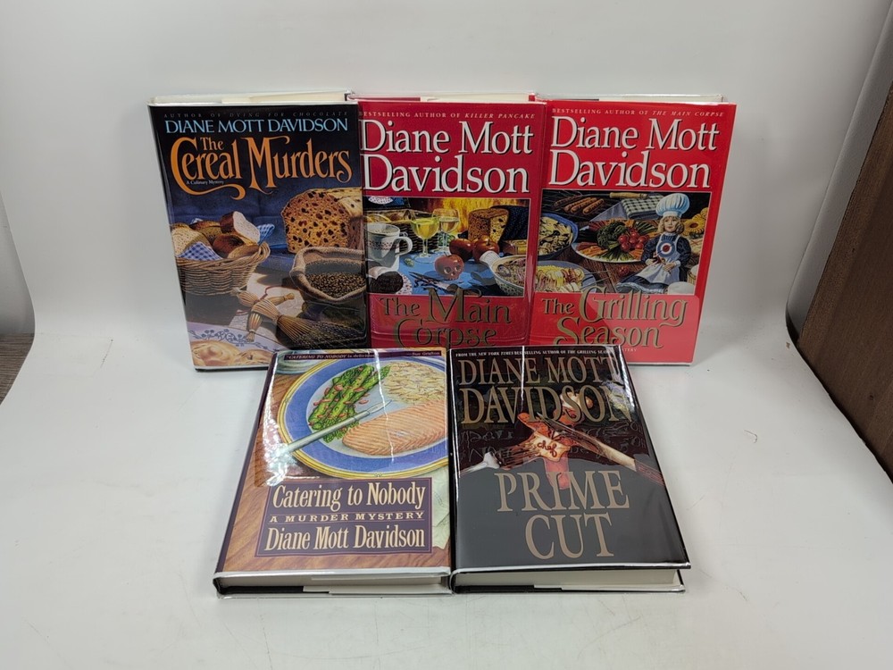 Diane Mott Davidson Lot 5 Culinary Mystery Hardcover Books, With Signed Sticker