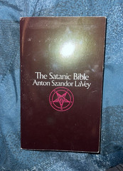 The Satanic Bible – Anton Szandor LaVey 1976 Mass Market Paperback English