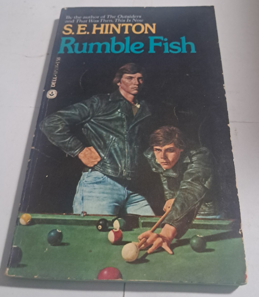 S E Hinton Rumble Fish Family Social Siblings Vintage Dell PB 7th printing 1979