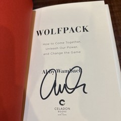 Abby Wambach~WOLFPACK~SIGNED 1ST/DJ