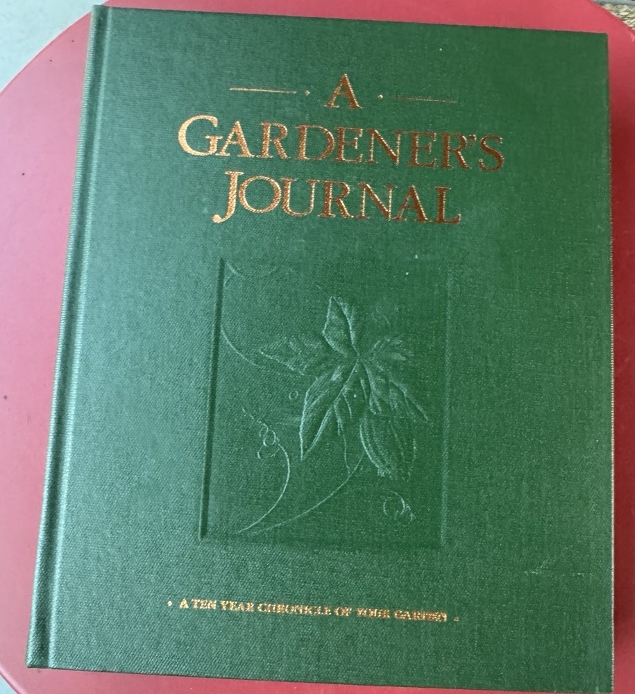 A Gardener’s Journal: A Ten Year Chronicle of Your Garden Lee Valley