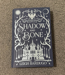 Shadow and Bone Collector’s Edition Leigh Bardugo (Hardcover) Orion Near Perfect