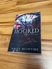 Never After Ser.: Hooked by Emily McIntire (2021, Trade Paperback) BRAND NEW