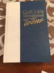 God’s Little Devotional Book For Teens Hard Cover 1999 417 Pages EUC