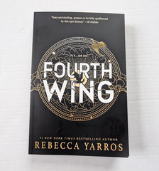 Fourth Wing Sprayed Edges Paperback Rebecca Yarros 1st Edition Bonus Content