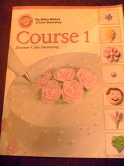 Vtg. Wilton Method of Cake Decorating Course 1 Booklet