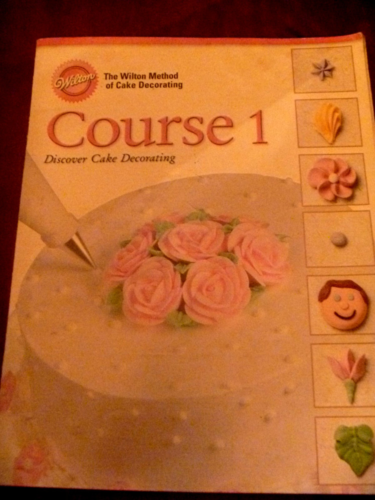Vtg. Wilton Method of Cake Decorating Course 1 Booklet