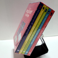 The Wicked Wit Collection • Five Volume Deluxe Box Set. World’s Best Writers and