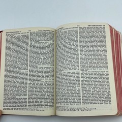 HOLY BIBLE RSV Self Pronouncing 1952 Red Leatherette Vintage Concordance