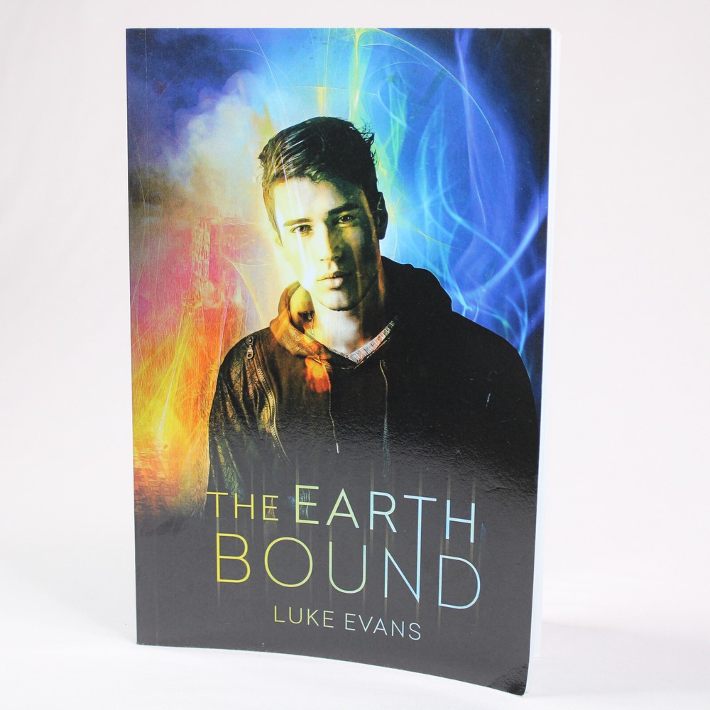 SIGNED THE EARTH BOUND By Luke Evans Paperback Book 1st Edition Good Copy 2015