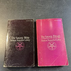 The Satanic Bible & Satantic Rituals Set of 2 books Anton Szandor LaVey. Q #963