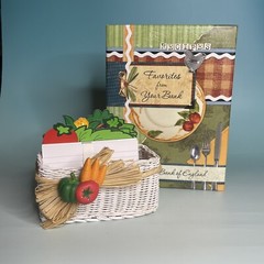 Vtg Avon Recipe File Basket Organizer & Southern Bank Cookbook Vegetable Theme