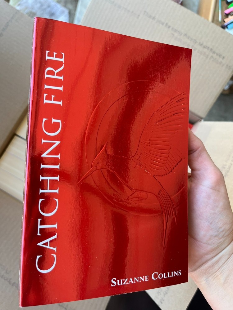 Catching Fire Red Foil PB Cover Suzanne Collins Brand New Scholastic Ed 2014