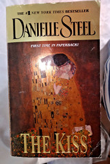 Danielle Steel 9 Paperback Novels Romance The Kiss The Wedding Remembrance