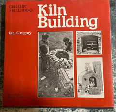 Kiln Building by Ian Gregory (1977) – HBwDJ, 88 pages, nearly new