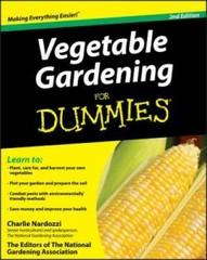 Vegetable Gardening For Dummies – Paperback By Nardozzi, Charlie – GOOD