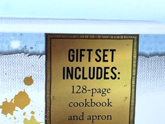 HARRY POTTER Christmas Cookbook and Apron Gift Set NEW Wizarding World