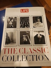 The classic collection LIFE All Sleeves Intact. Excellent. 936