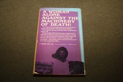 A Light in the Window by Margaret Lynn 1969 PB Pyramid Gothic