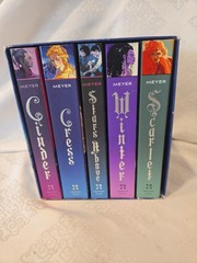 Lunar Chronicles Set: Cinder, Scarlet, Cress, Fairest, Stars above, Winter USED