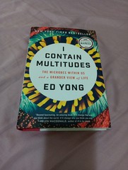 Ed Yong I Contain Multitudes (Hardback)