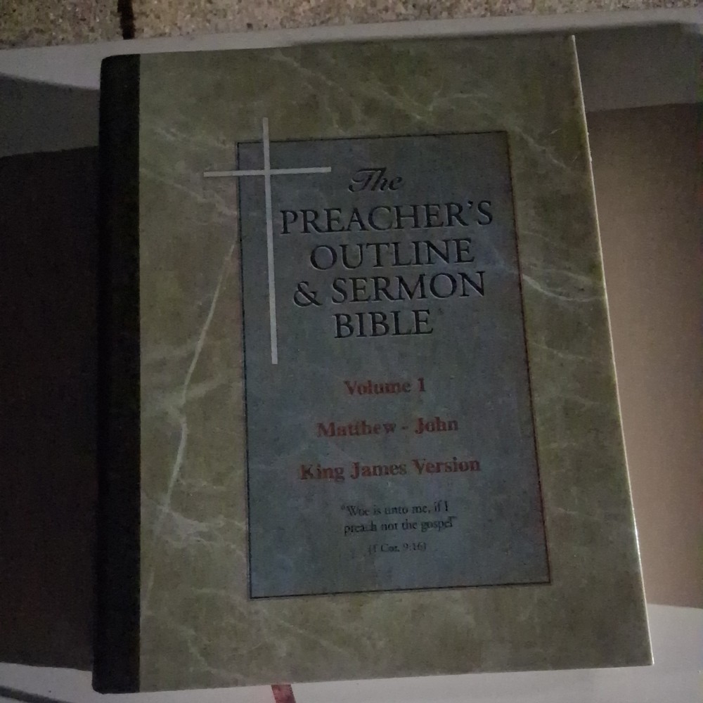 The Preacher’s Outline & Sermón Bible Volume 1-3