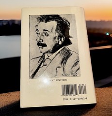 Einstein Relativity: The Special and General Theory (1961, Hardcover) – Crown