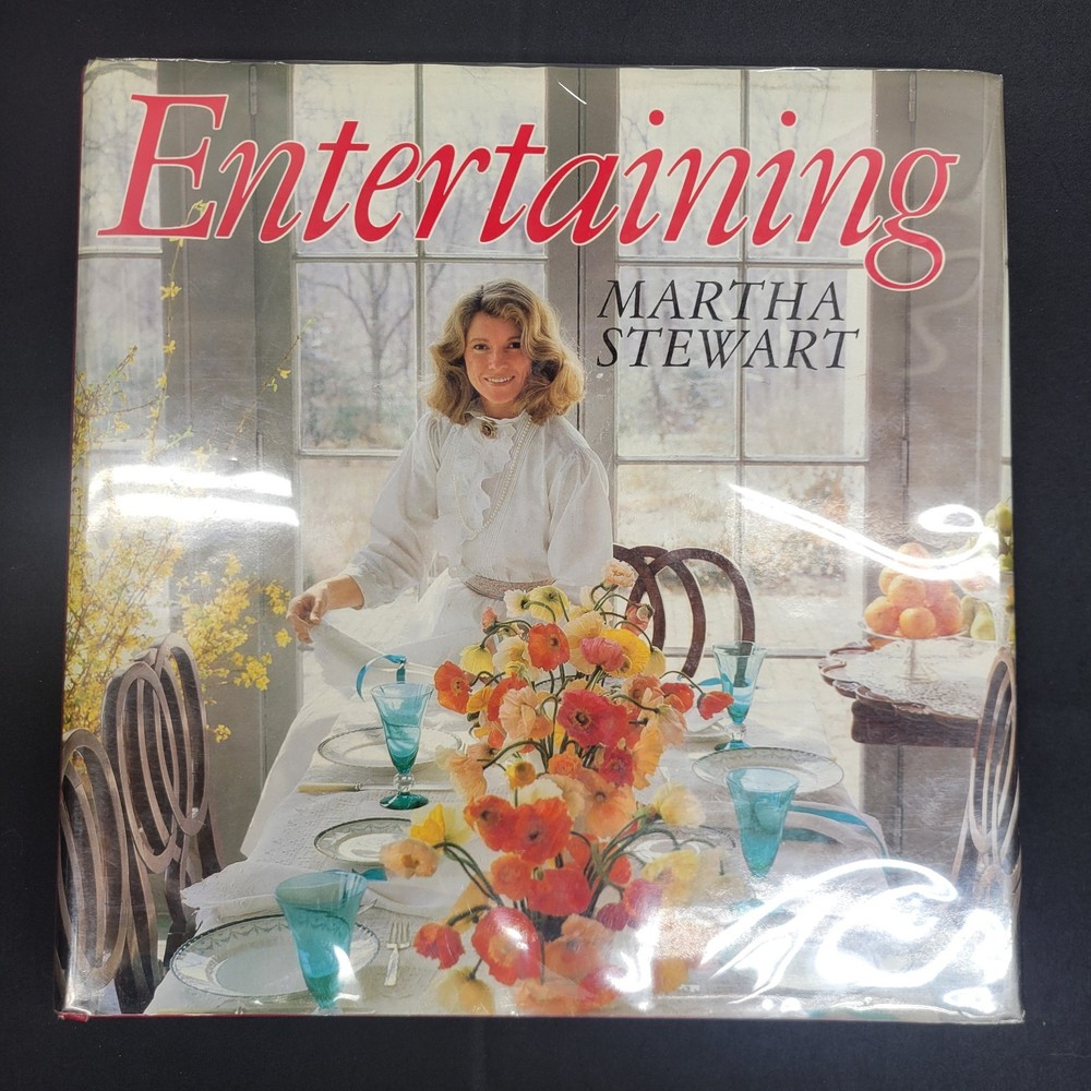 Entertaining by Martha Stewart Cookbook Hardcover Dust Jacket 1982 310 pages