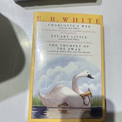 E. B. White Box Set: 3 Classic Favorites: Charlotte’s Web,… – White, E B