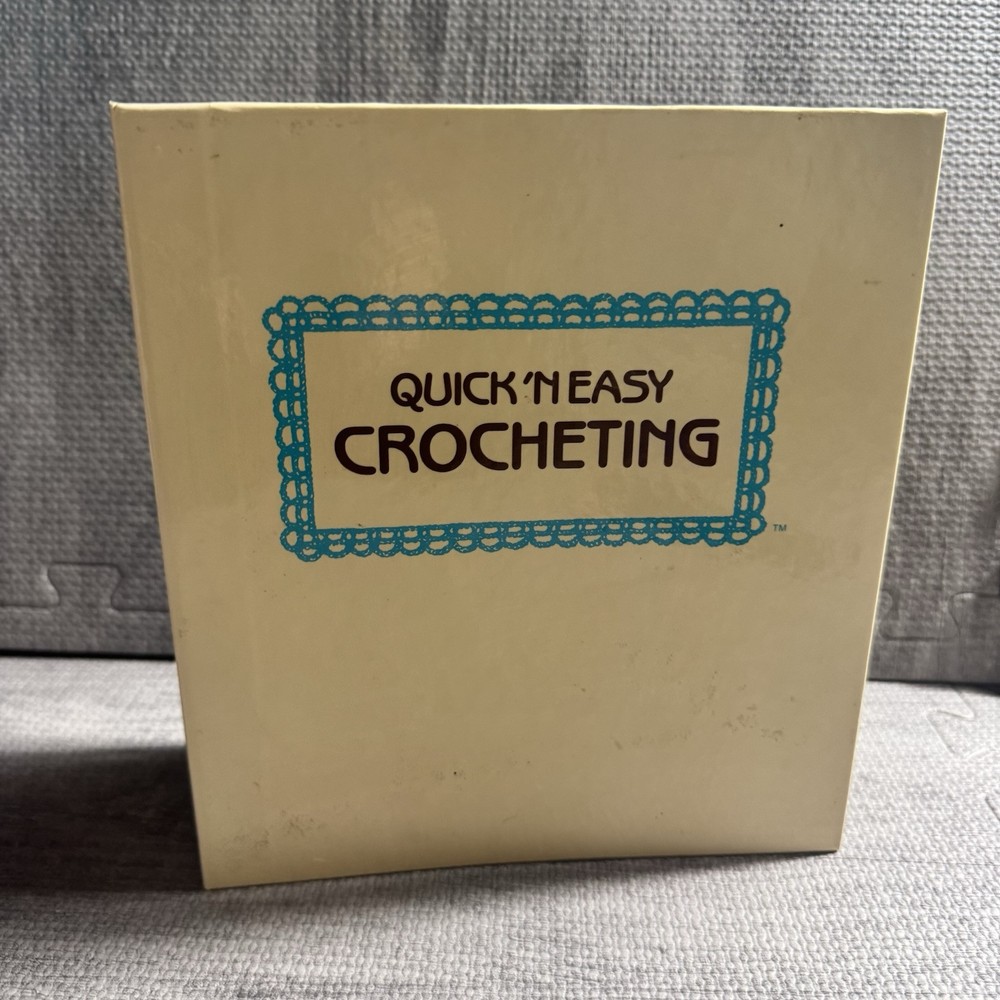 Vtg Quick N Easy Crocheting Book 2 Ring Binder Over 100 pages with 18 Dividers