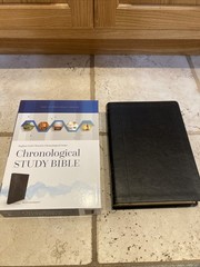 NIV CHRONOLOGICAL STUDY BIBLE BLACK LEATHER EXPLORE GOD’S WORD CHRONOLOGICALLY