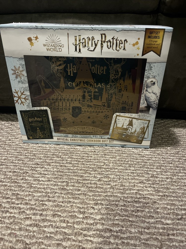 Harry Potter: Official Christmas Cookbook Gift Set: Plus Exclusive Tablet Stand