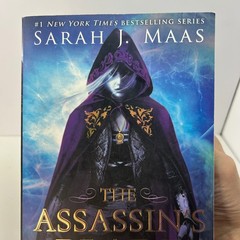 The Assassin’s Blade Paperback by Sarah J. Maas Throne of Glass