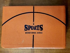 SPORTS DEVOTIONAL BIBLE David Branon Vintage 2002 Zondervan International Ed