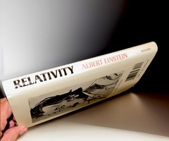 Einstein Relativity: The Special and General Theory (1961, Hardcover) – Crown