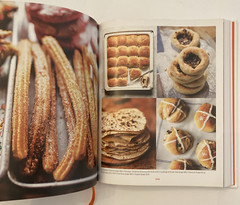 Saveur: The New Classics Cookbook; Expanded – 1681887576, Weldon Owen, hardcover