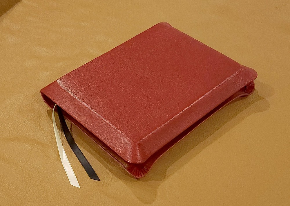 Giant Print Bible, Dark Red Pebbled Goatskin Leather, Dark Red Liner, 2 Ribbons
